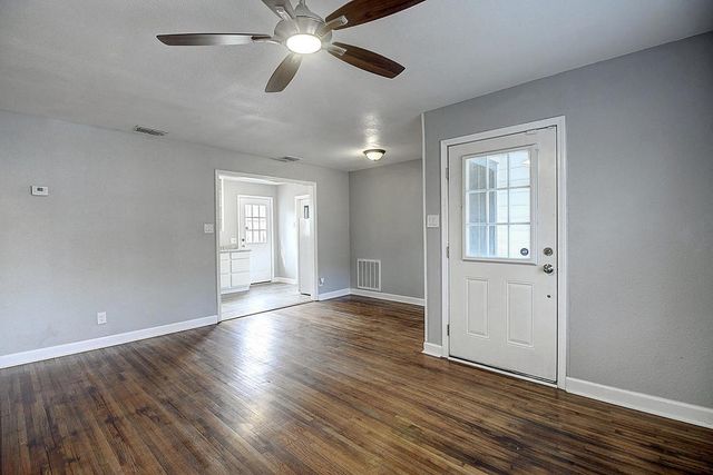 1629 Green Grove Dr, Corpus Christi, TX 78415