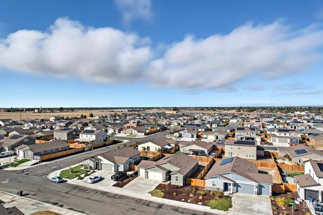 7802 Savannah Height Avenue, Bakersfield, CA 93313