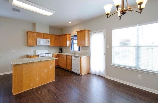 235 N Fowlkes Street, Sealy, TX 77474