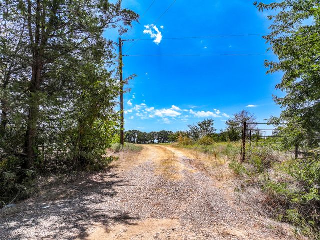 000 County Road 2615, Ivanhoe, TX 75447