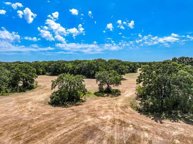 000 County Road 2615, Ivanhoe, TX 75447