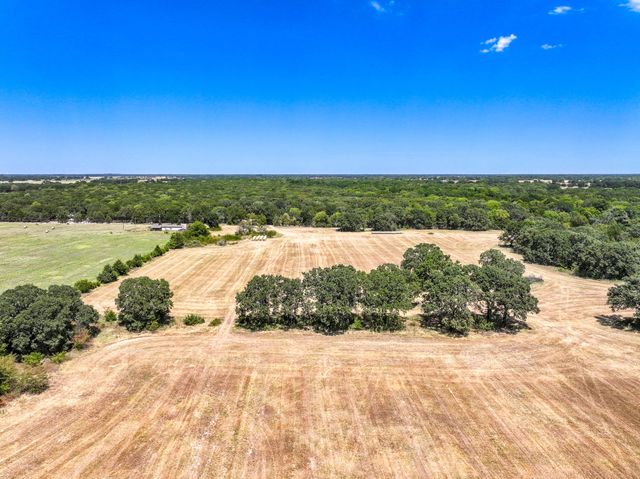 000 County Road 2615, Ivanhoe, TX 75447