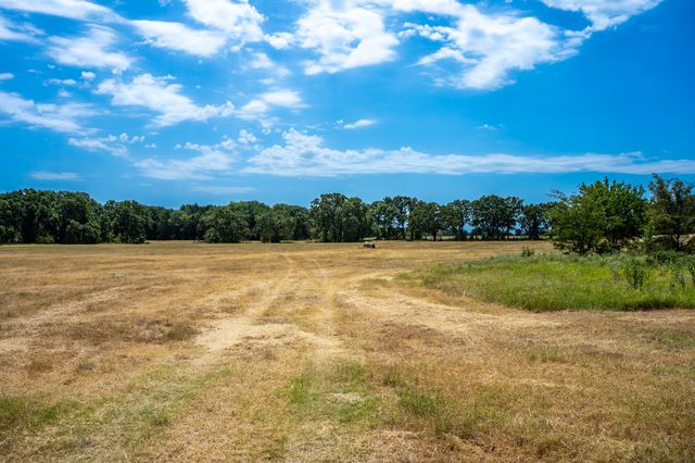 000 County Road 2615, Ivanhoe, TX 75447