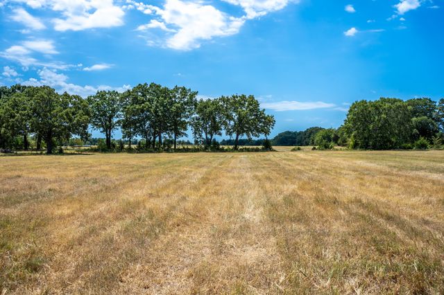 000 County Road 2615, Ivanhoe, TX 75447