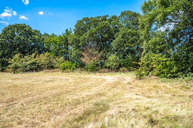 000 County Road 2615, Ivanhoe, TX 75447