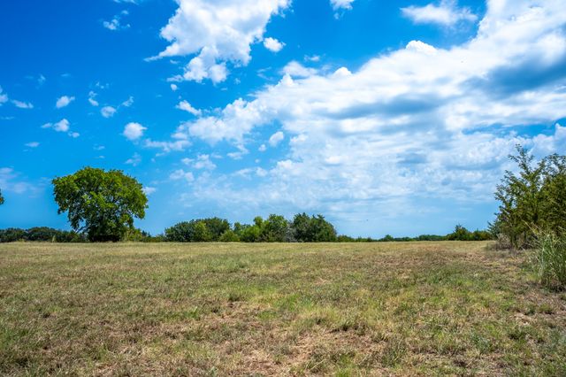 000 County Road 2615, Ivanhoe, TX 75447
