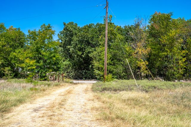 000 County Road 2615, Ivanhoe, TX 75447