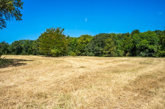 000 County Road 2615, Ivanhoe, TX 75447
