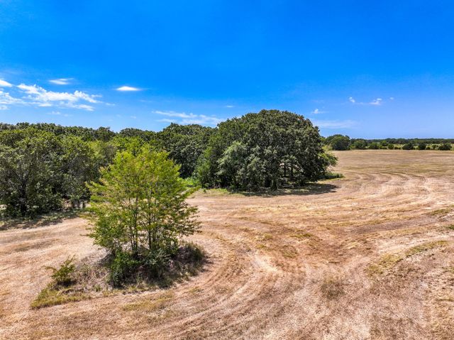 000 County Road 2615, Ivanhoe, TX 75447