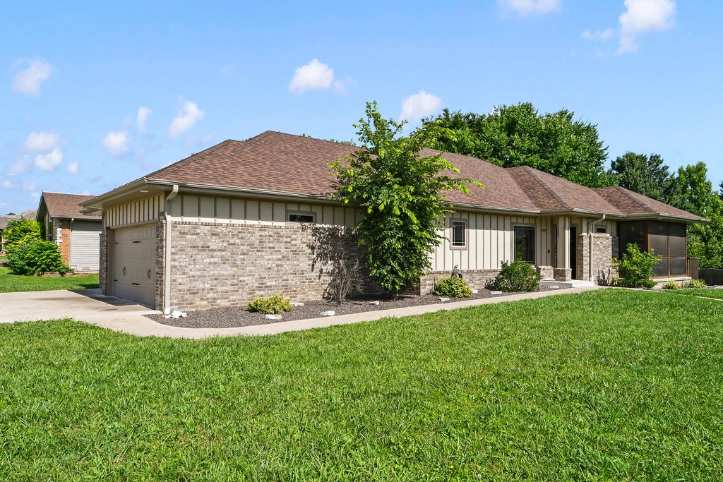 3193 W Grandview Street, Springfield, MO 65803