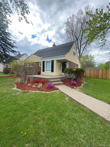 20202 Lancaster Street, Harper Woods, MI 48225