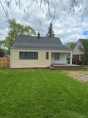20202 Lancaster Street, Harper Woods, MI 48225