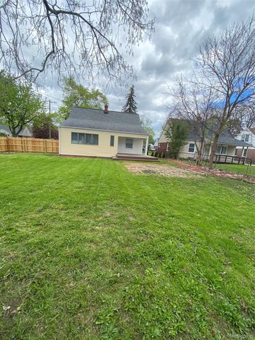 20202 Lancaster Street, Harper Woods, MI 48225
