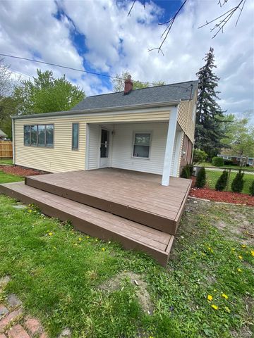 20202 Lancaster Street, Harper Woods, MI 48225