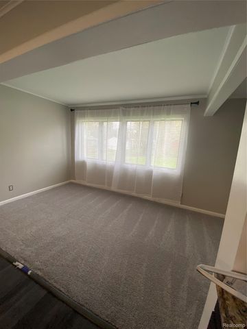 20202 Lancaster Street, Harper Woods, MI 48225