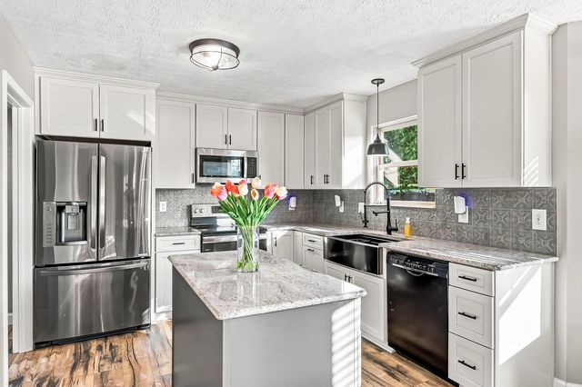 76 Lantern Chase Drive, Delaware, OH 43015