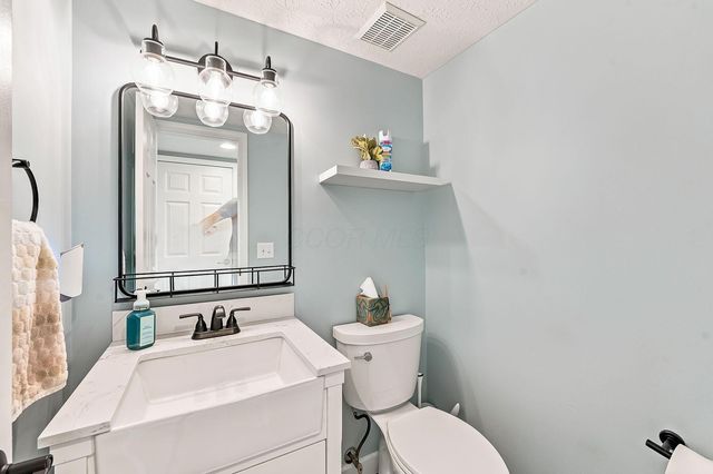76 Lantern Chase Drive, Delaware, OH 43015