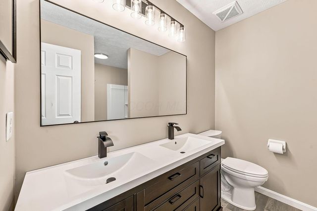 76 Lantern Chase Drive, Delaware, OH 43015