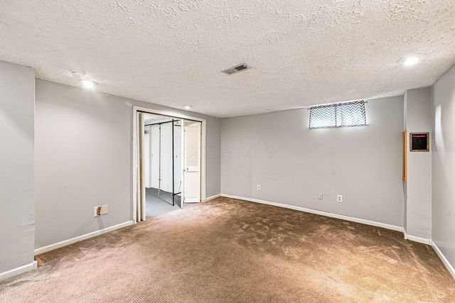 76 Lantern Chase Drive, Delaware, OH 43015