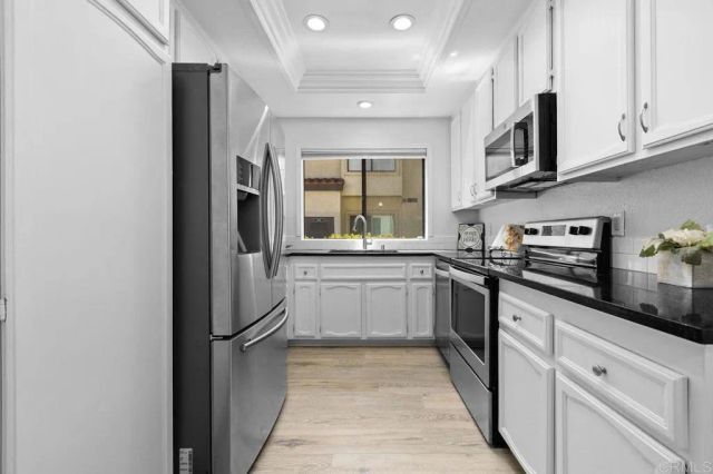 966 Lupine Hills Drive 64, Vista, CA 92081