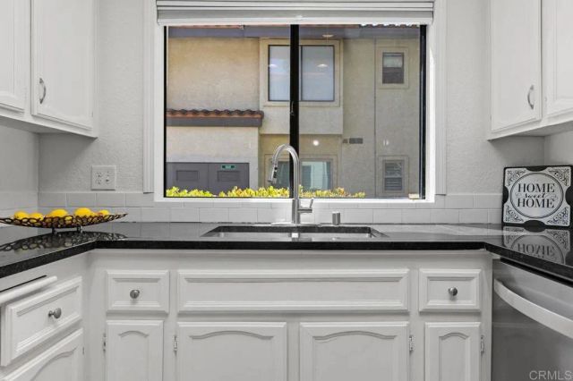 966 Lupine Hills Drive 64, Vista, CA 92081