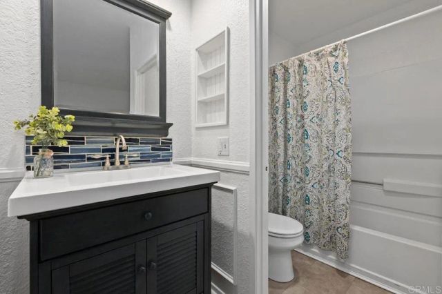 966 Lupine Hills Drive 64, Vista, CA 92081
