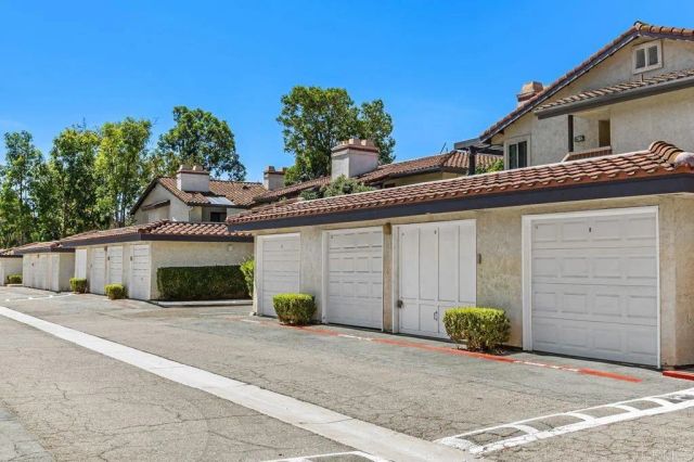 966 Lupine Hills Drive 64, Vista, CA 92081