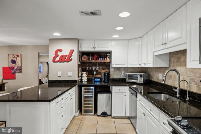 1410 CHANTICLEER, Cherry Hill, NJ 08003