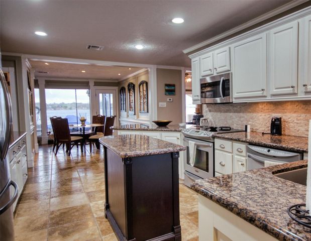12618 Pelican Boulevard, Willis, TX 77318