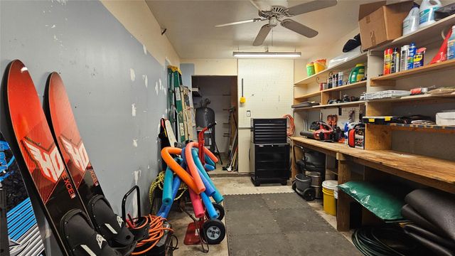 12618 Pelican Boulevard, Willis, TX 77318