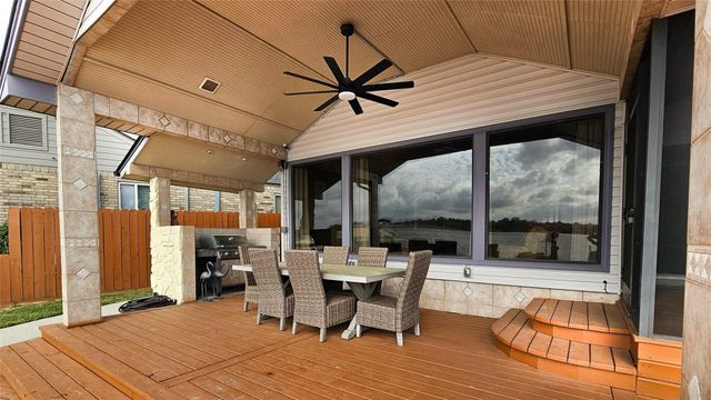 12618 Pelican Boulevard, Willis, TX 77318