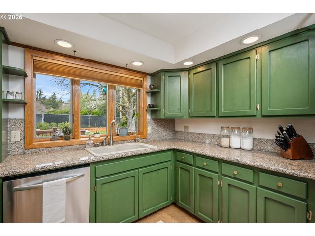 10831 Ne OREGON St, Portland, OR 97220