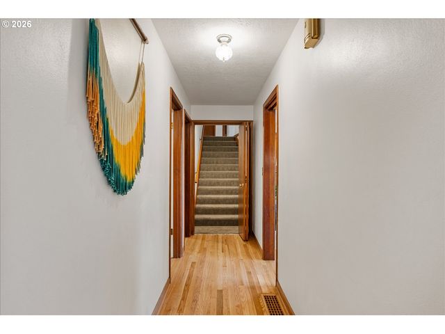 10831 Ne OREGON St, Portland, OR 97220