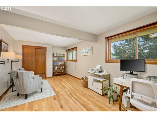 10831 Ne OREGON St, Portland, OR 97220