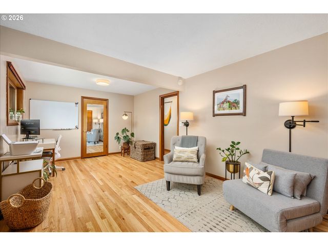 10831 Ne OREGON St, Portland, OR 97220