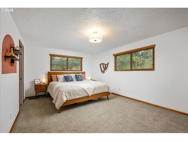 10831 Ne OREGON St, Portland, OR 97220