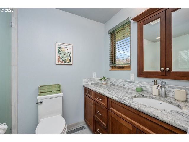 10831 Ne OREGON St, Portland, OR 97220