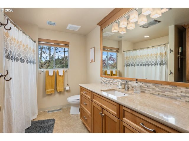 10831 Ne OREGON St, Portland, OR 97220