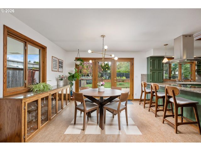 10831 Ne OREGON St, Portland, OR 97220