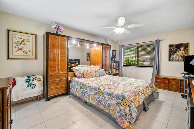 6215 Kings Gate Circle, Delray Beach, FL 33484