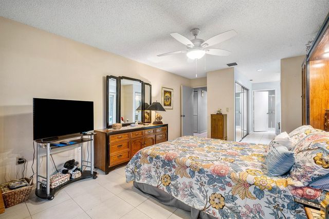 6215 Kings Gate Circle, Delray Beach, FL 33484