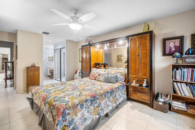 6215 Kings Gate Circle, Delray Beach, FL 33484