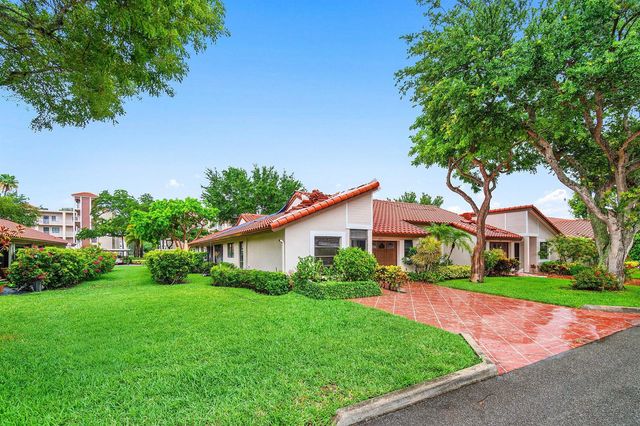 6215 Kings Gate Circle, Delray Beach, FL 33484