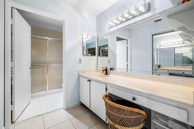 6215 Kings Gate Circle, Delray Beach, FL 33484