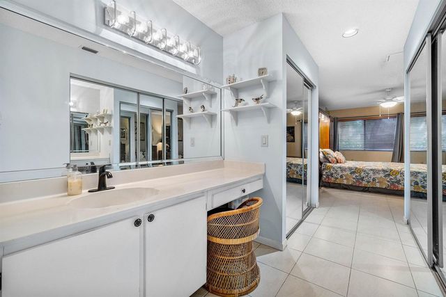 6215 Kings Gate Circle, Delray Beach, FL 33484