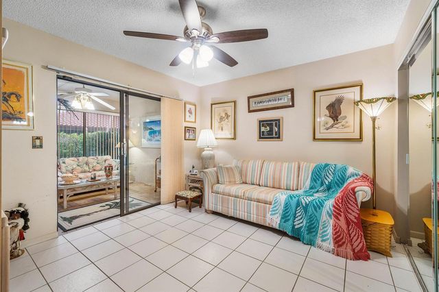 6215 Kings Gate Circle, Delray Beach, FL 33484
