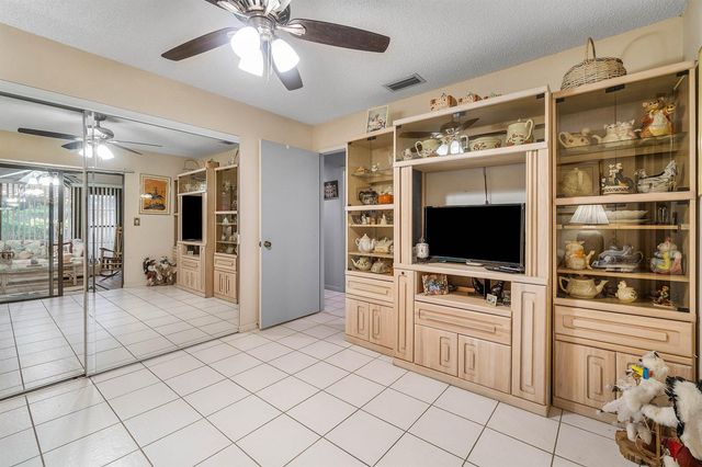 6215 Kings Gate Circle, Delray Beach, FL 33484