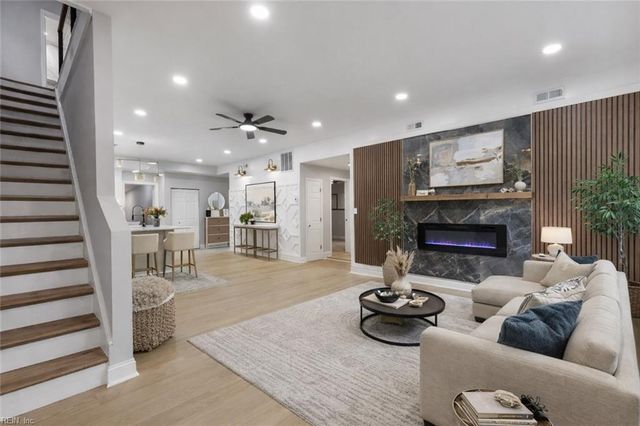 1124 24th ST, Newport News, VA 23607