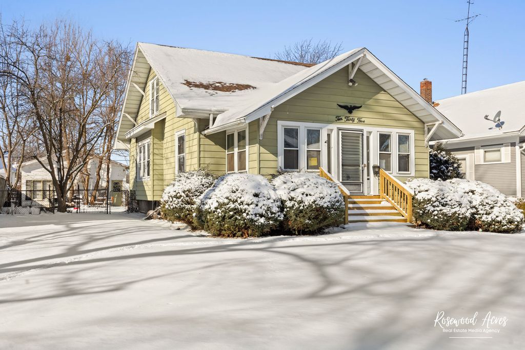 1035 S 3rd Avenue, Kankakee, IL 60901