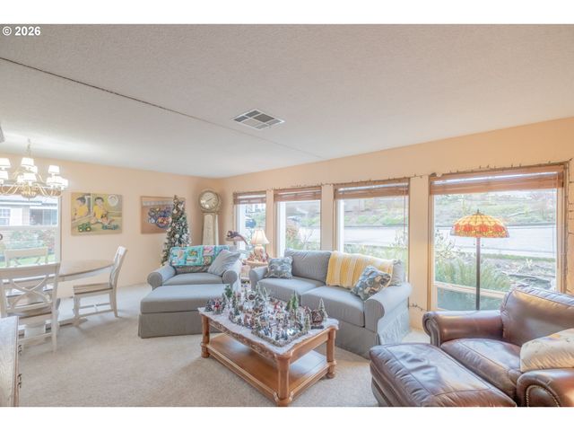 2120 ROBINS Ln Se 73A, Salem, OR 97306